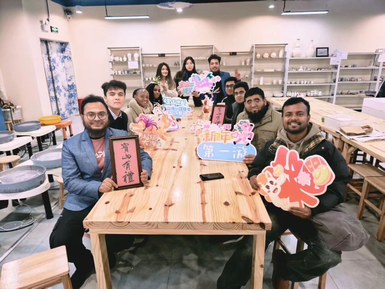 【东华大学】跨年夜・滨江行｜东华国际学子共启新程！