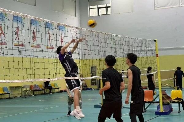 【上海商学院】留学动态  以球为媒 共叙情谊 ——国际教育学院举办留学生排球体验活动