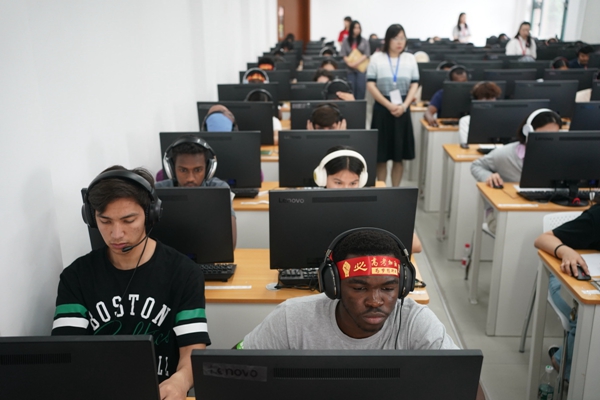 Foreign students navigate challenges of yanggaokao