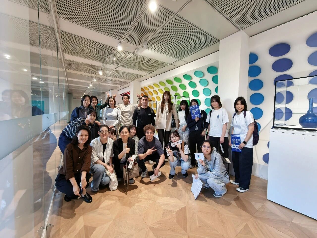 【东华大学】当东方釉色遇见西方光影