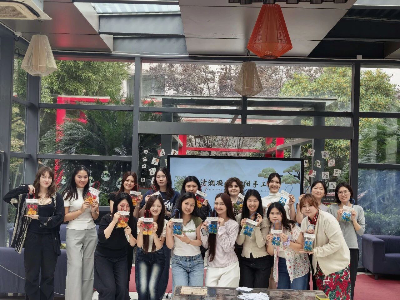 【东华大学】巧手制皂 · 温暖重阳