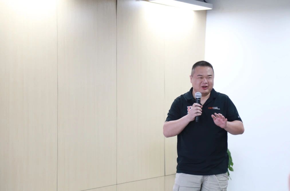 加州州立大学富勒顿分校随团教师车欣