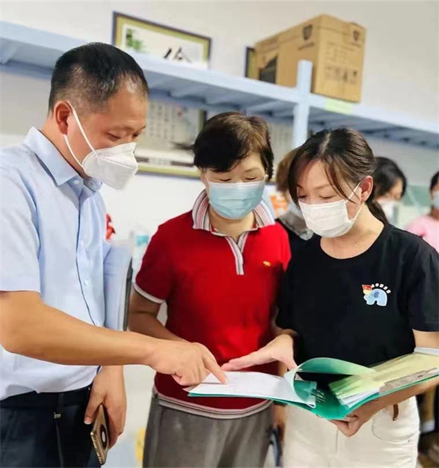 开学督查2.jpg 开学督查2.jpg