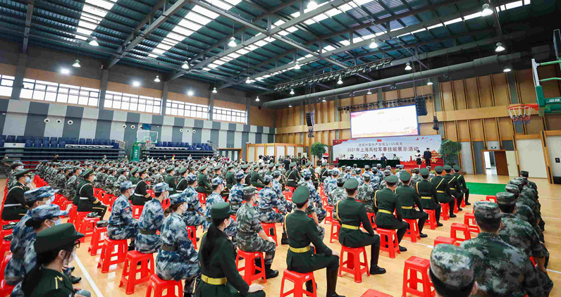 2021年上海高校军事技能比武展示活动举行.jpg