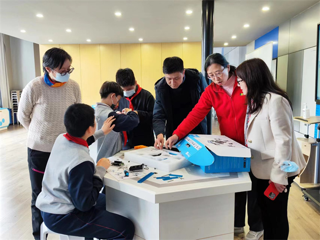 参观.jpg 参观.jpg