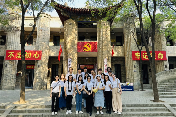 Estudiantes internacionales de SHCM viajan a Xi'an para participar en actividad de práctica social y experiencia cultural 