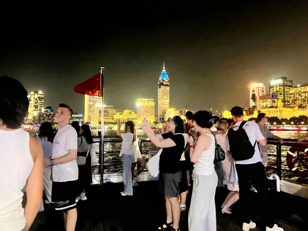 المجلد الخاص بالمدرسة الصيفية لعام 2025