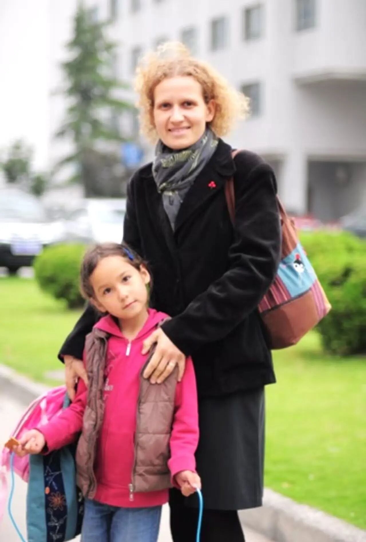 金莎磊和金阿弥合影