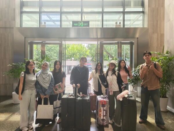 【上海商学院】留学动态 丝路新程共启航 ——国际教育学院2026级外国留学生新生报到工作圆满完成