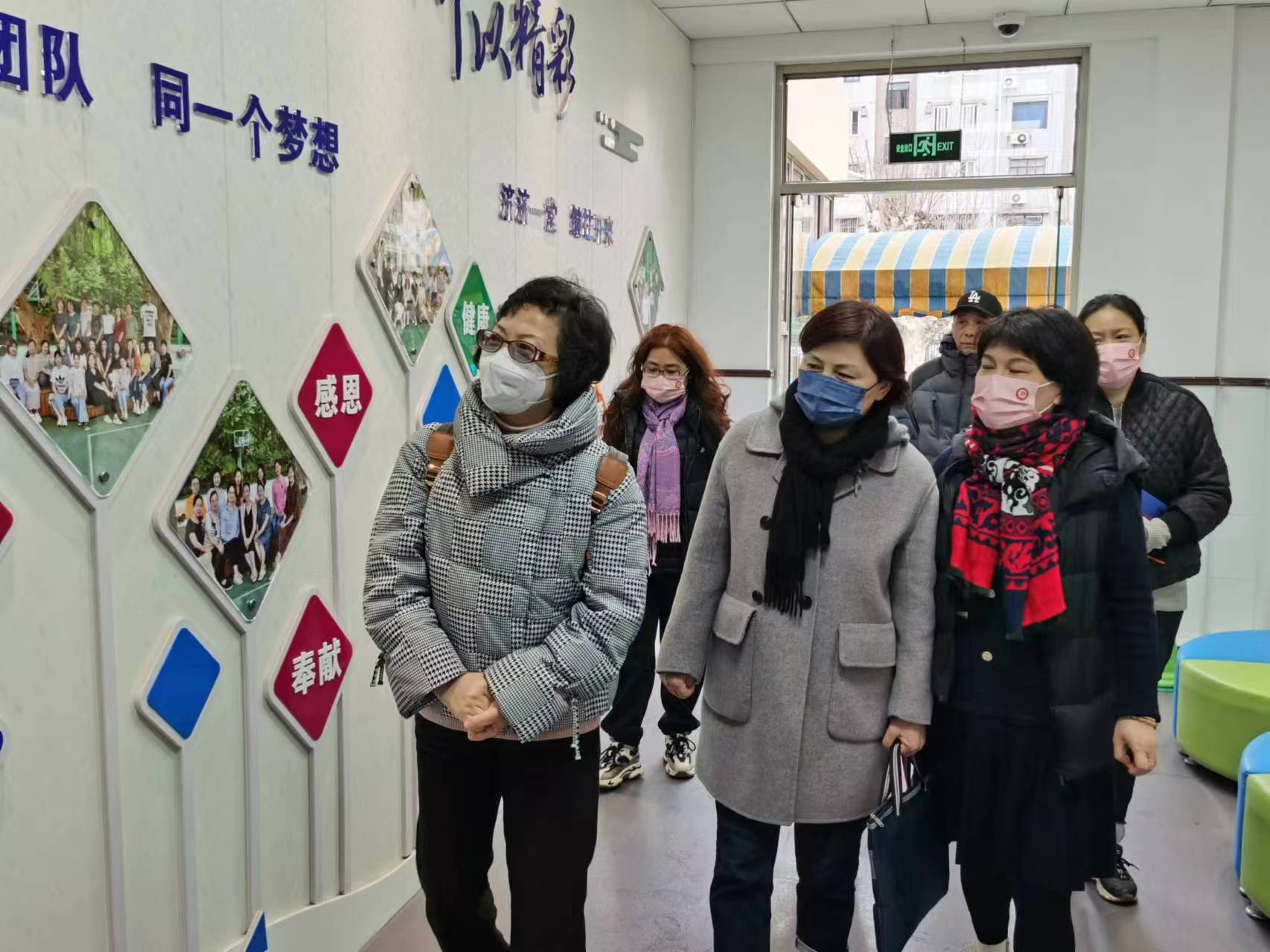 巡查校园环境.jpg 巡查校园环境.jpg