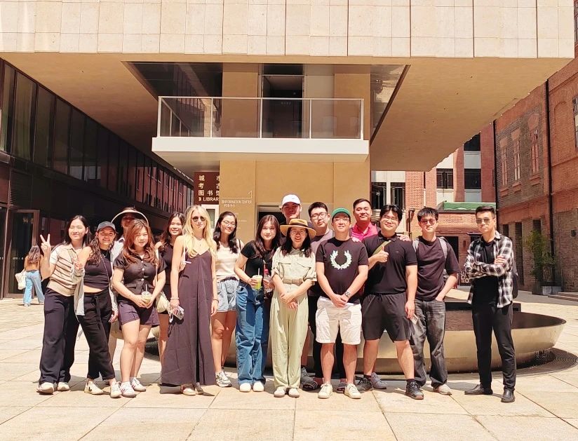 中文强化项目2-1B班留影