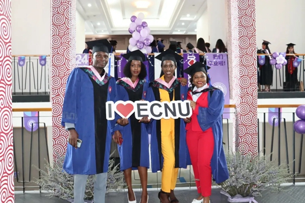 ECNU bids farewell to international graduates