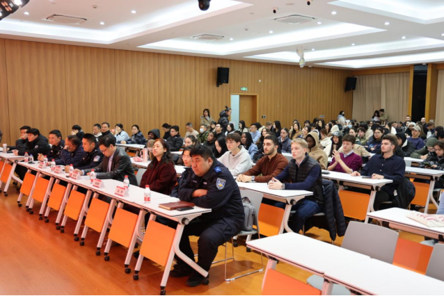 “开学第一课”专题讲座