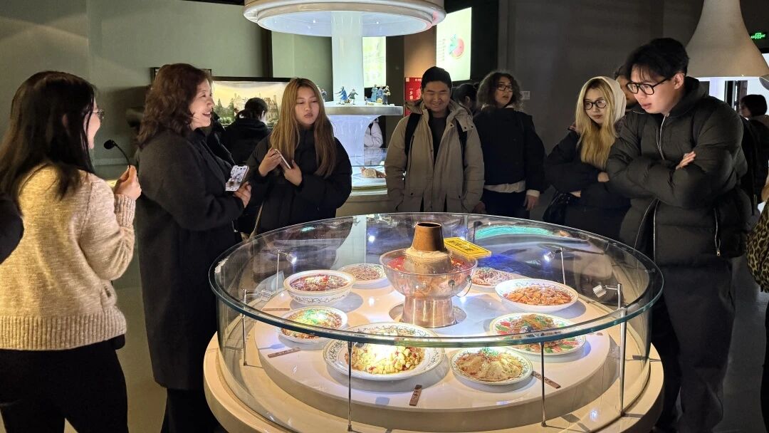 参访了宝山国际民间艺术博览馆