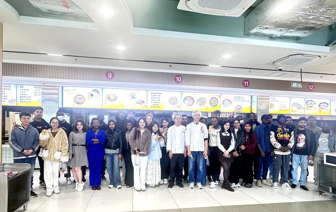 【上海海事大学】春意“青”语，食安随行——留学生开展“感知中国”社会实践活动