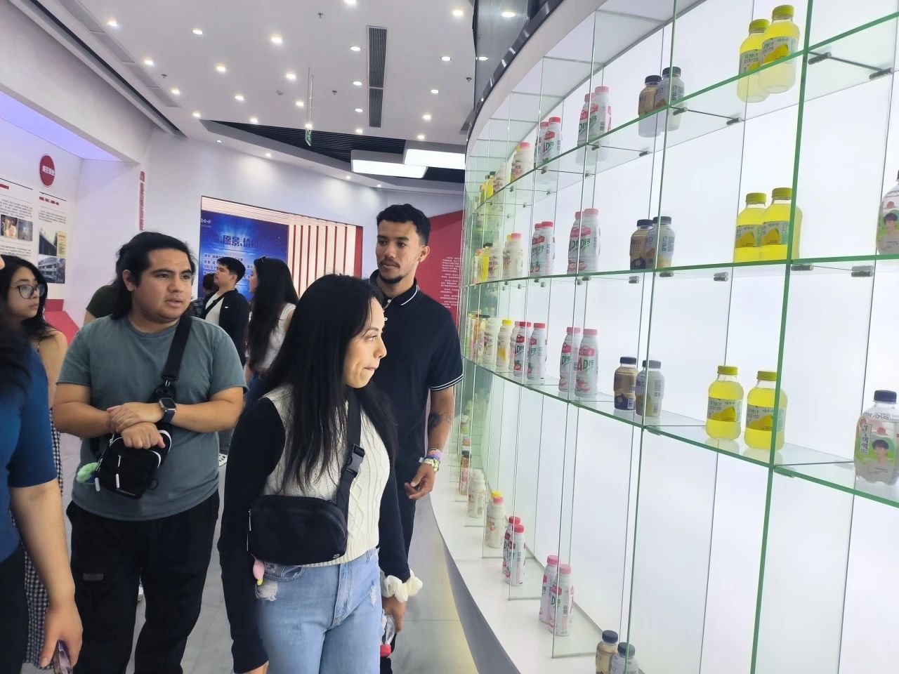 参观娃哈哈集团