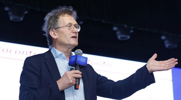 Nobel laureate shares vision for molecular machines at Fudan University.jpeg Nobel laureate shares vision for molecular machines at Fudan University.jpeg