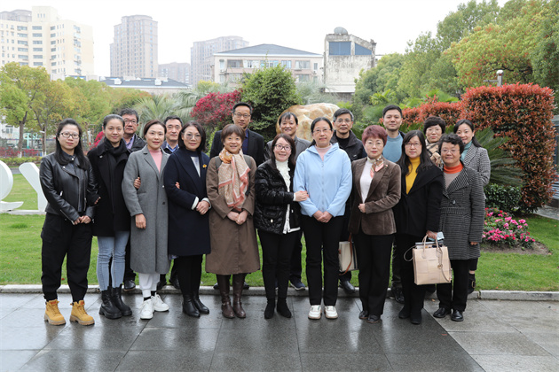 集体合影.jpg 集体合影.jpg